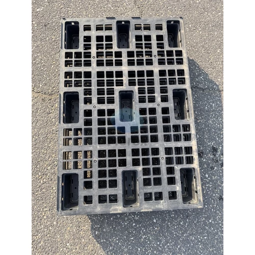 Műanyag raklap 80x110 Használt /készlet erejéig!/